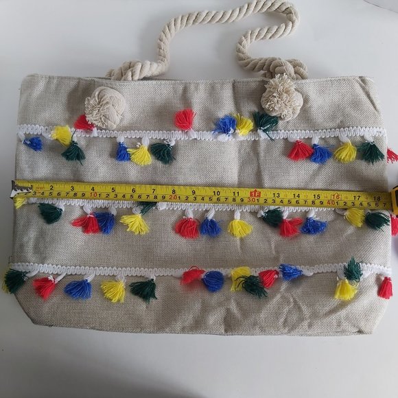 NWOT large Canvas Tote Beach bag colorful tassels - Picture 12 of 14